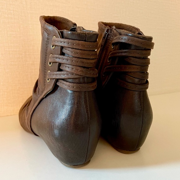Baretraps, Slouchy Style Brown Ankle Boots, Textile Upper, Hidden Wedge Heel 8M - Picture 6 of 8